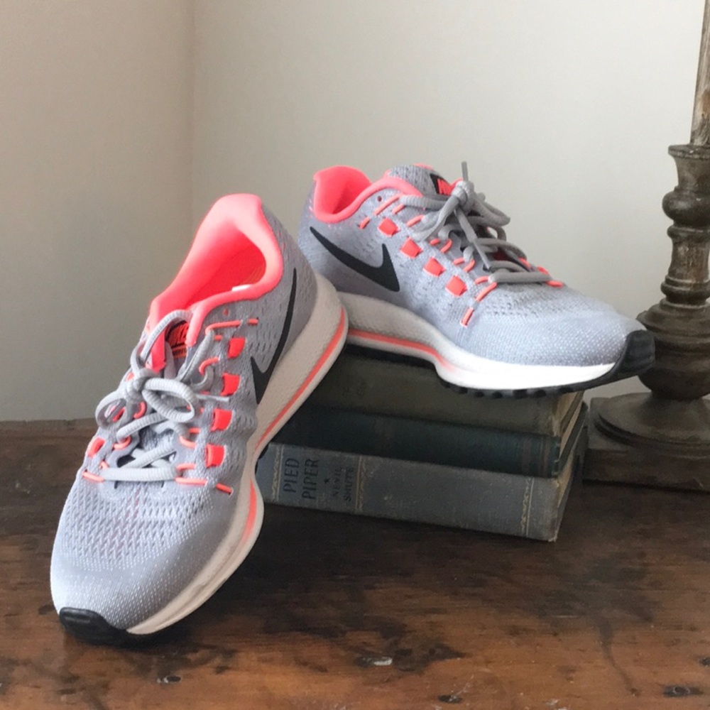 Nike Zoom Runeasy - Size 6 - Like New!